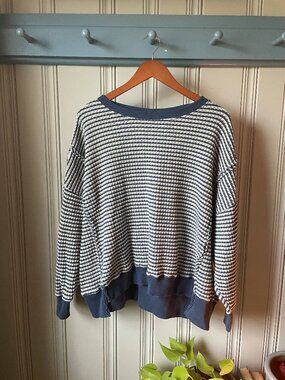 American Eagle waffle knit blue & cream stripe